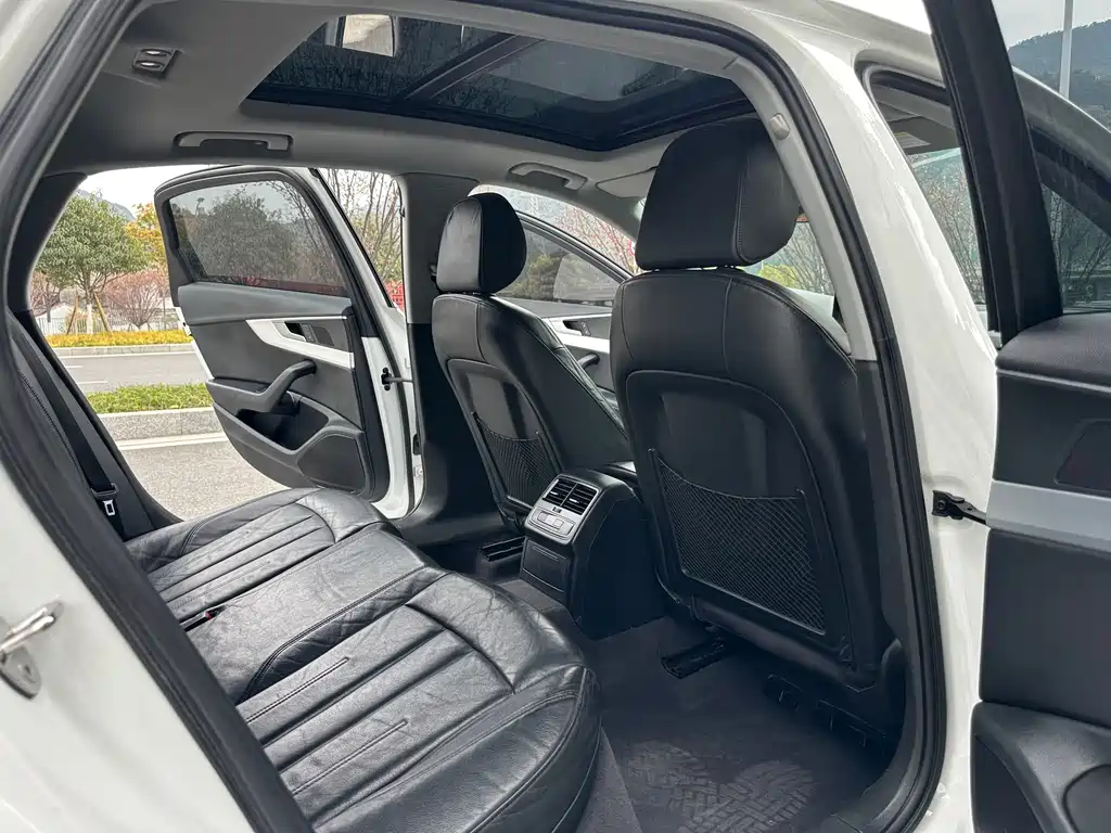 Audi A4L 2019 40 TFSI Fashion Type National V купить на сайте DeffCars