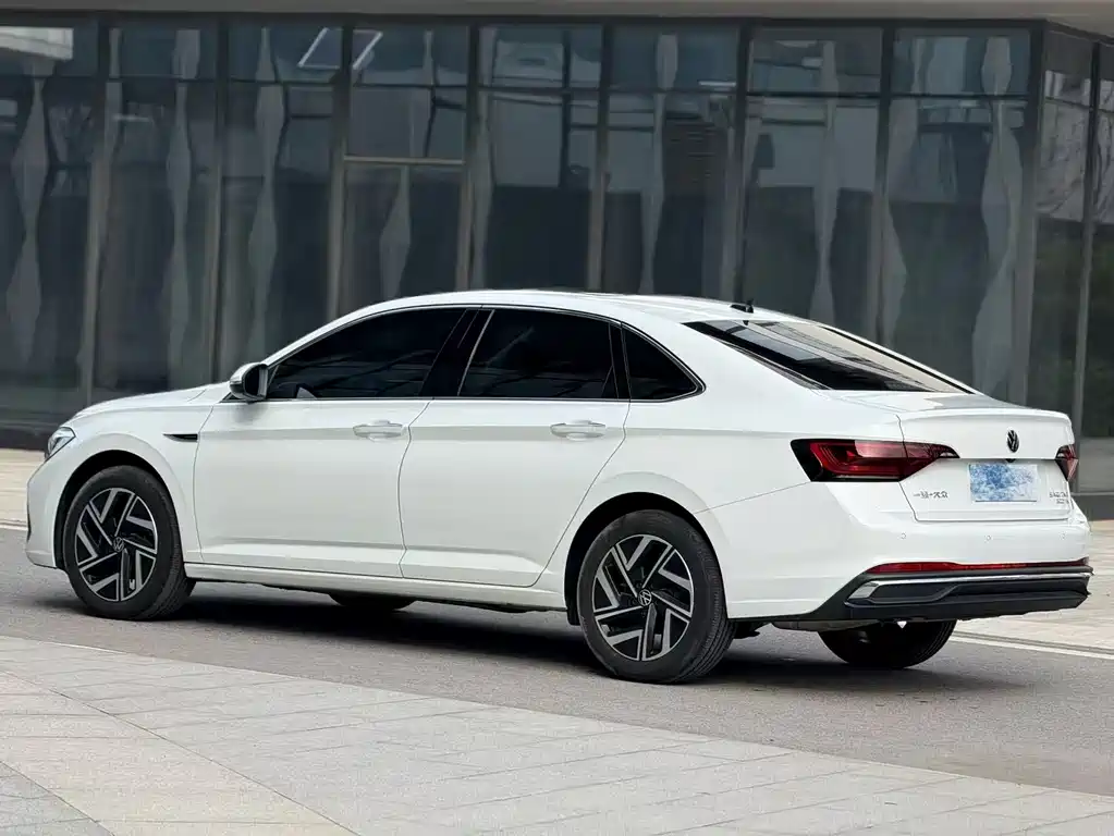 Sagitar 2025 facelift 300TSI DSG transcendent version купить на сайте DeffCars