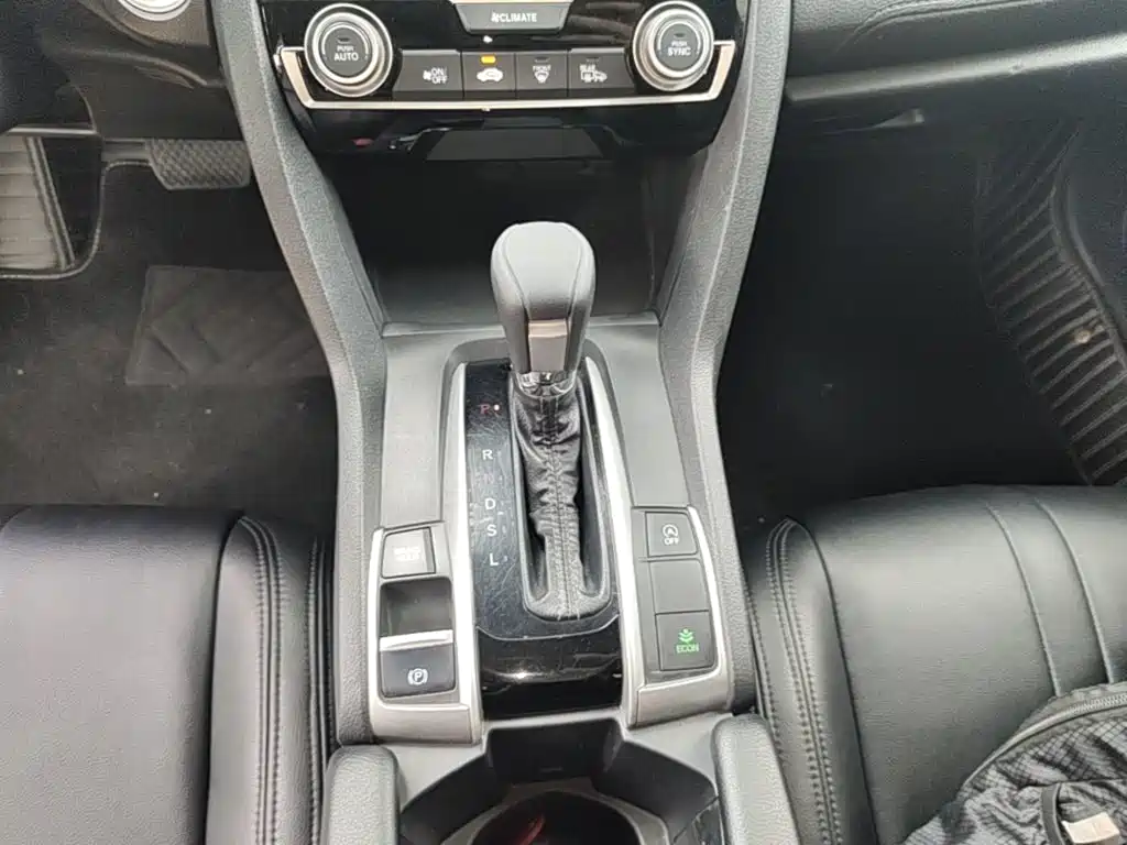 Civic 2016 220TURBO CVT Deluxe Edition купить на сайте DeffCars