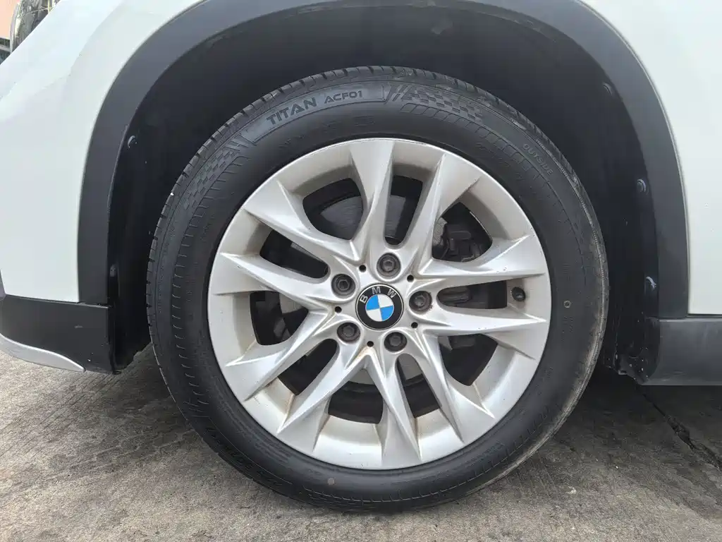 BMW X1 2014 sDrive18i leading model купить на сайте DeffCars