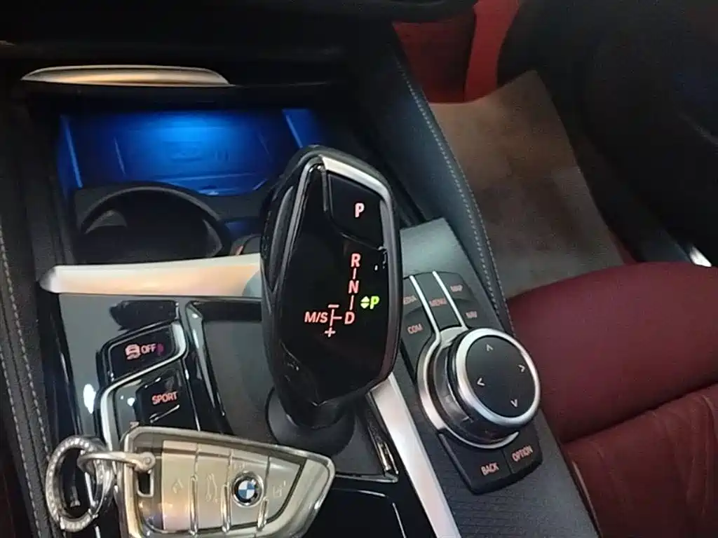 BMW 5 Series New Energy 2022 Model 2 535Le Pioneer Edition M Sports Package купить на сайте DeffCars