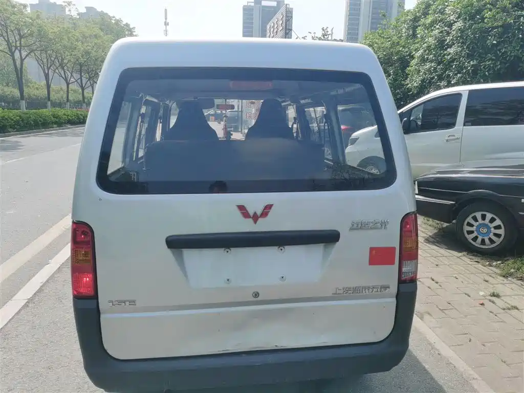 Wuling Light 2023 1.5L practical 5/7 seats купить на сайте DeffCars