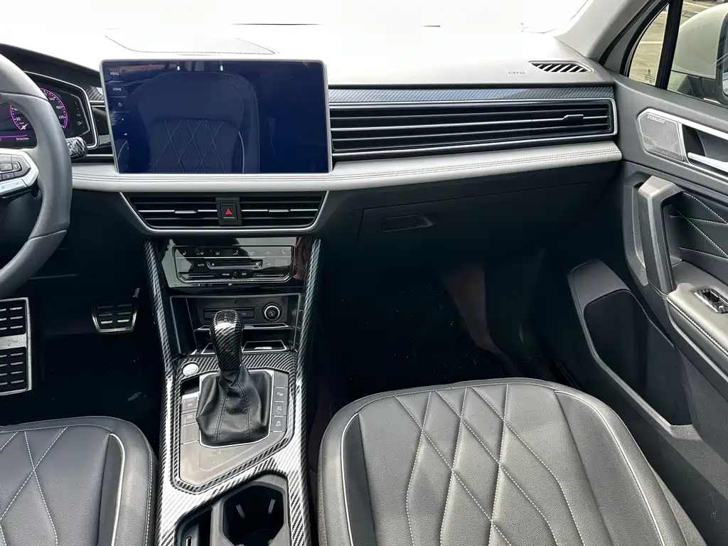 Tiguan L 2024 Outstanding Model 330TSI Automatic Two-wheel Drive R-Line Longyao Edition купить на сайте DeffCars