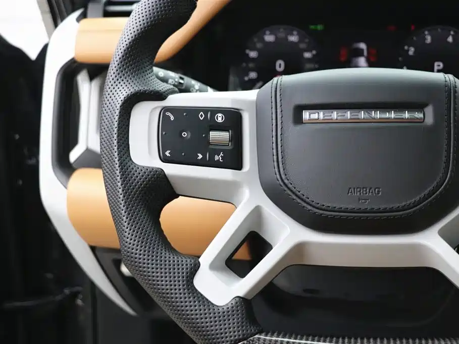 Land Rover Defender 2024 110 3.0T P400 X-DYNAMIC HSE купить на сайте DeffCars