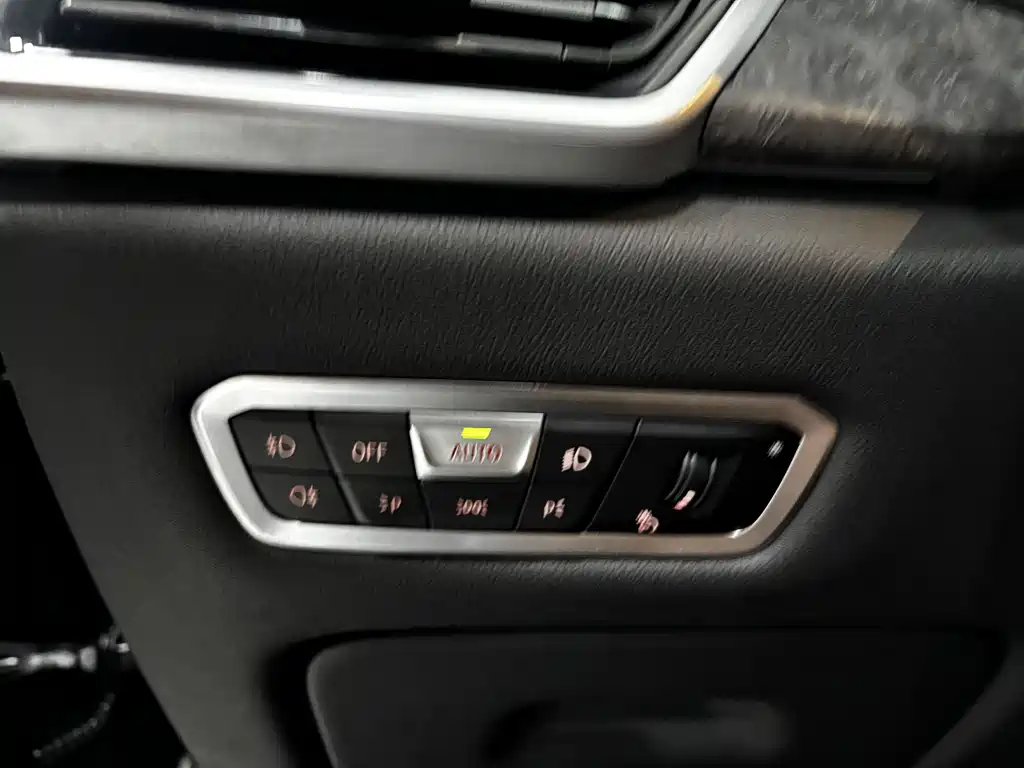 BMW X5 New Energy (Imported) 2020 xDrive45e M Sports Package купить на сайте DeffCars