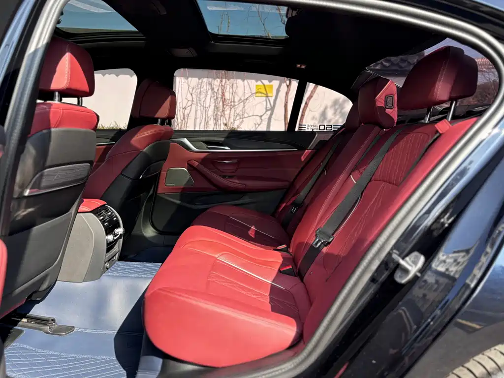 BMW 5 Series 2023 facelift 530Li exclusive M sports package купить на сайте DeffCars