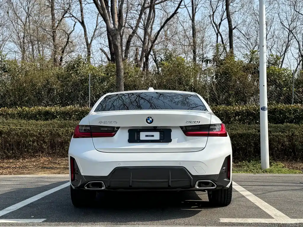 BMW 3 Series 2024 320i M Sports Package купить на сайте DeffCars