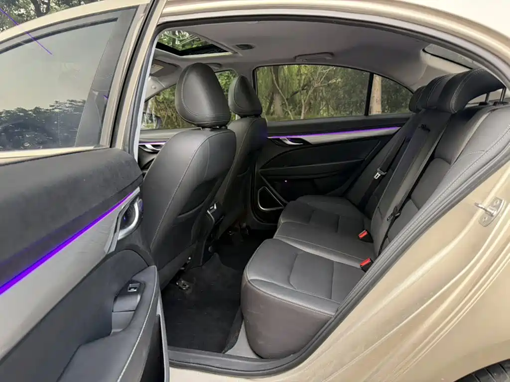 Emgrand 2020 1.5L manual upward version купить на сайте DeffCars