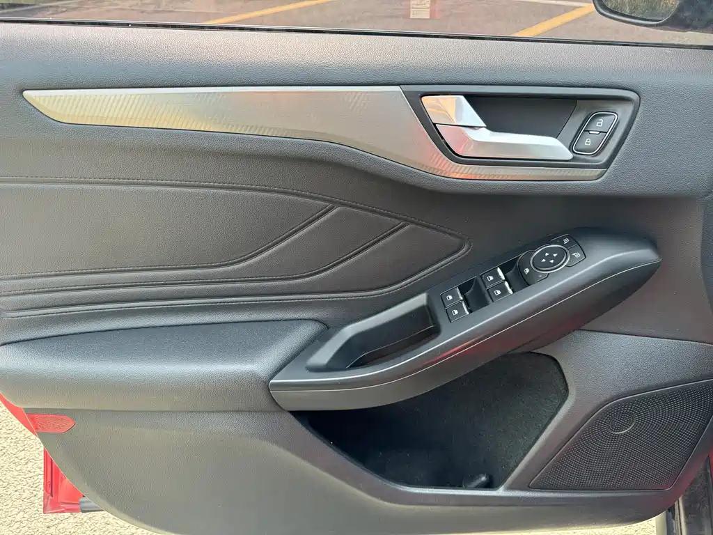 Focus 2019 Hatchback 1.5L Automatic NeochaEDGE National VI купить на сайте DeffCars