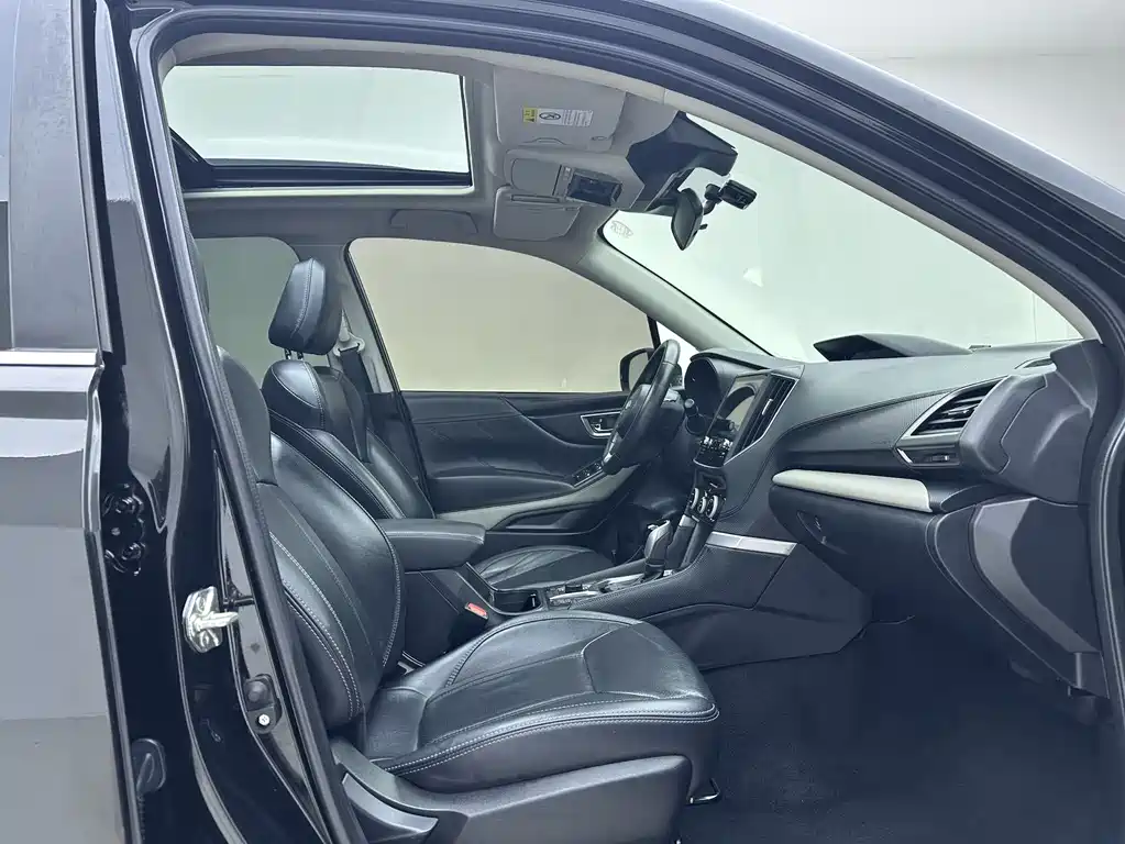 Forester 2022 2.0i AWD Deluxe Edition EyeSight купить на сайте DeffCars