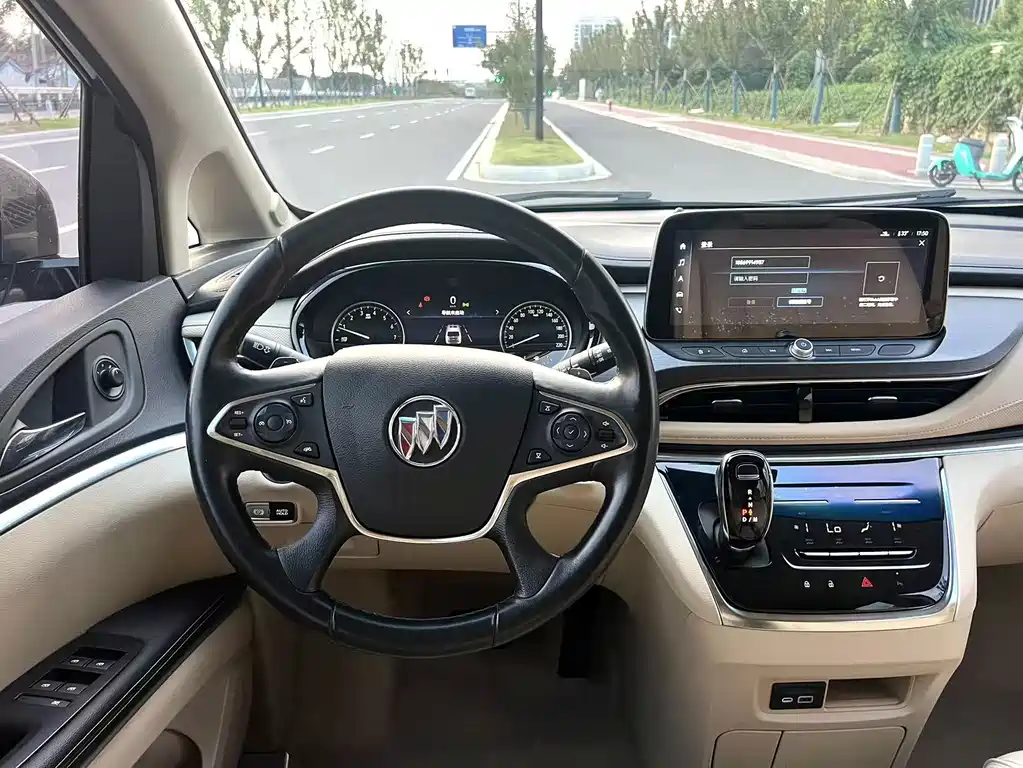 Buick GL8 2023 Land Business Class 652T Luxury купить на сайте DeffCars