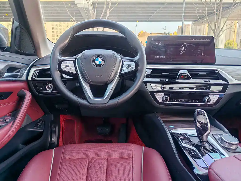 BMW 5 Series New Energy 2021 535Le Luxury Package купить на сайте DeffCars