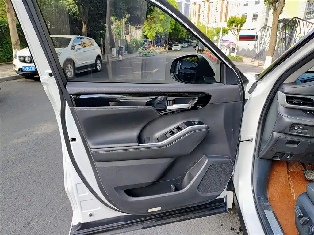 Highlander 2022 dual engine 2.5L four-wheel drive premium version 7 seats купить на сайте DeffCars