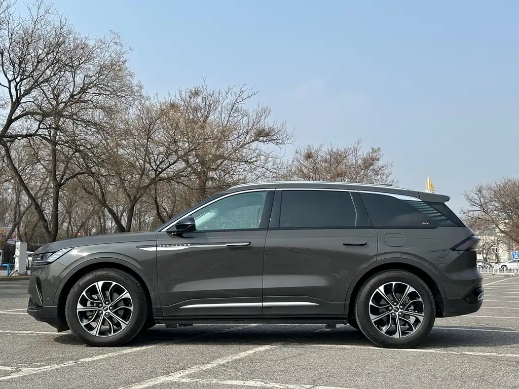 Voyager 2023 2.0T four-wheel drive premium version купить на сайте DeffCars