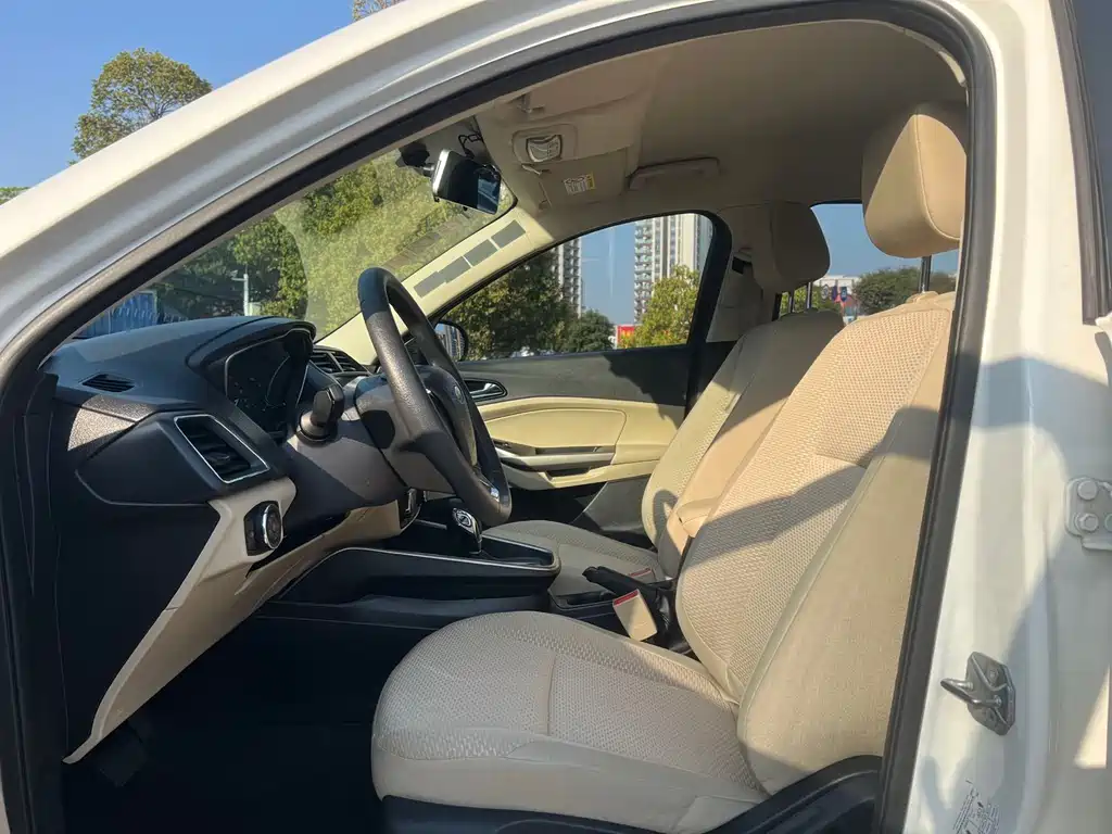 Escort 2017 facelift 1.5L automatic comfort model купить на сайте DeffCars