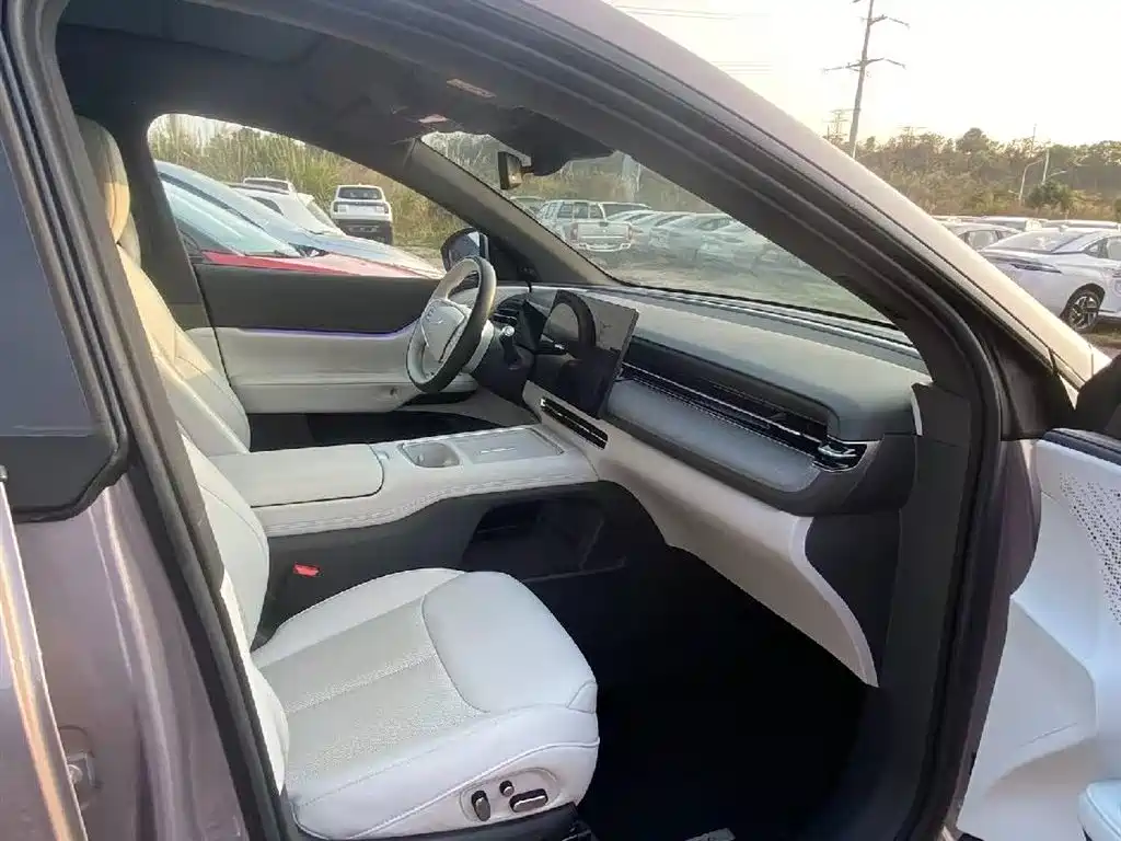 Xpeng G6 2025 model 625 long battery life Max flagship version купить на сайте DeffCars