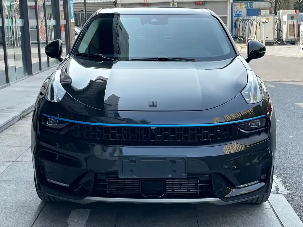 Lynk & Co 05 2022 2.0TD two-wheel drive shines Halo купить на сайте DeffCars