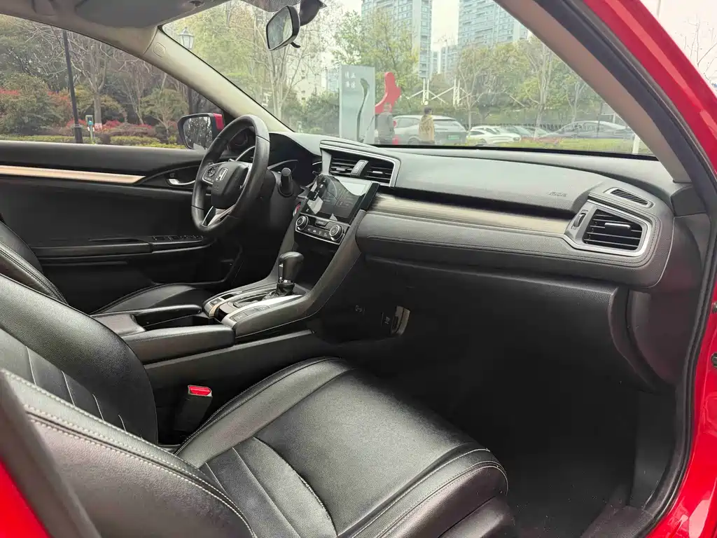 Civic 2019 220TURBO CVT Dynamic Edition National V купить на сайте DeffCars