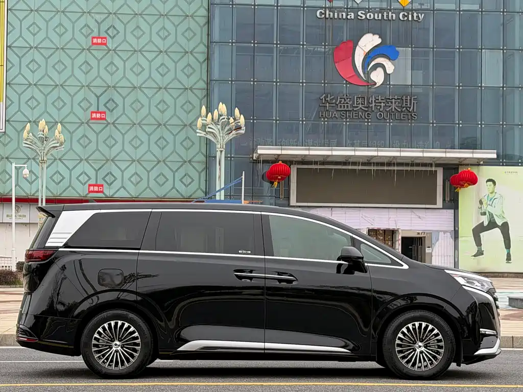 Denza D9 2024 DM-i 970 luxury model купить на сайте DeffCars