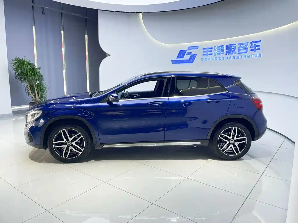 Mercedes-Benz GLA 2018 GLA 200 Fashion Model купить на сайте DeffCars