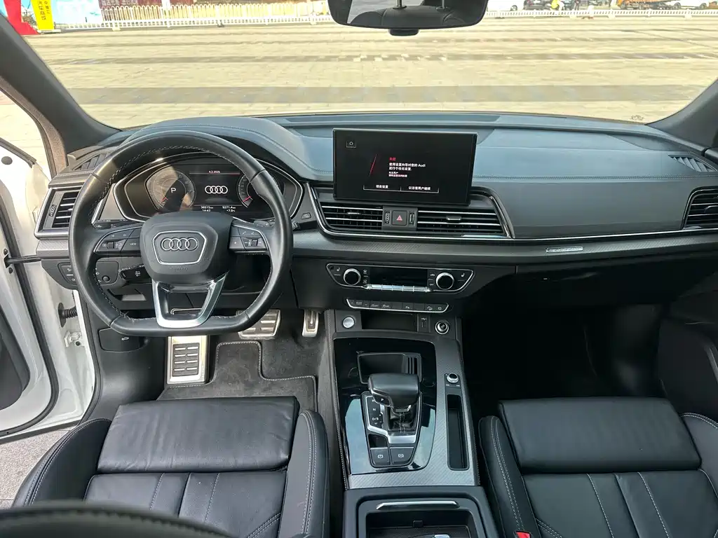 Audi Q5L 2024 40 TFSI luxury and dynamic model купить на сайте DeffCars