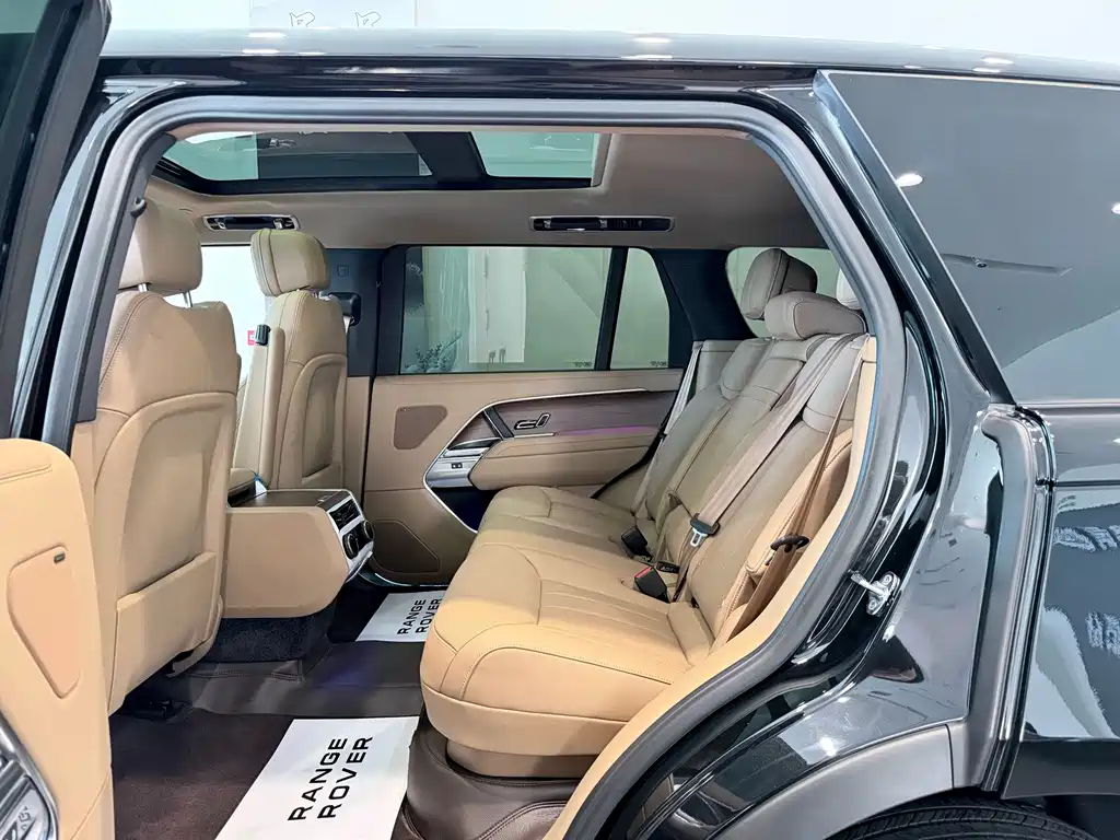 Range Rover 2026 3.0 L6 400PS SE long axis version купить на сайте DeffCars