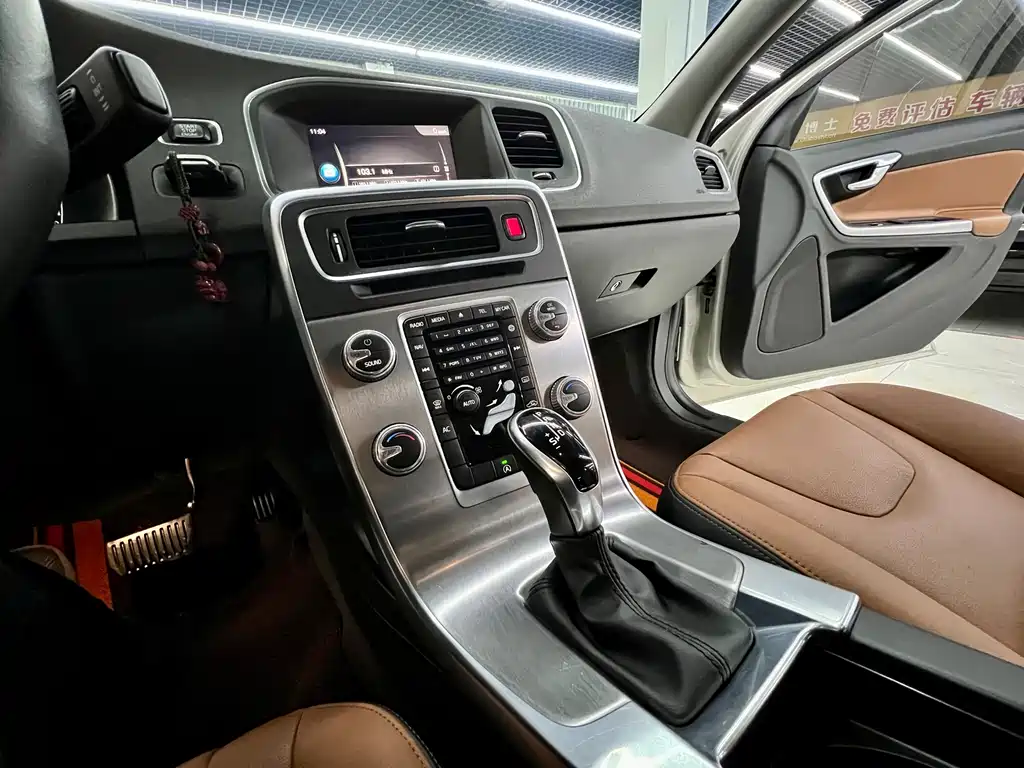 Volvo S60 2019 S60L T3 Smart Edition купить на сайте DeffCars