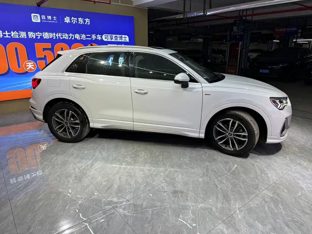 Audi Q3 2022 35 TFSI aggressive and dynamic купить на сайте DeffCars
