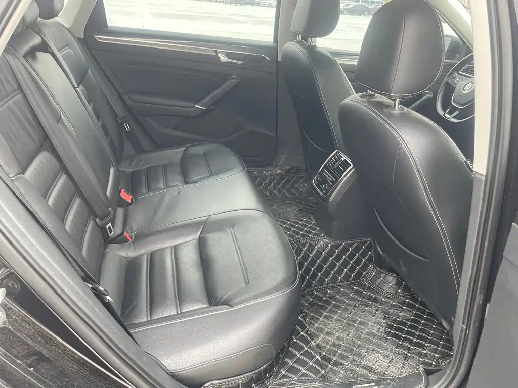 Passat 2017 330TSI DSG Premium Edition купить на сайте DeffCars