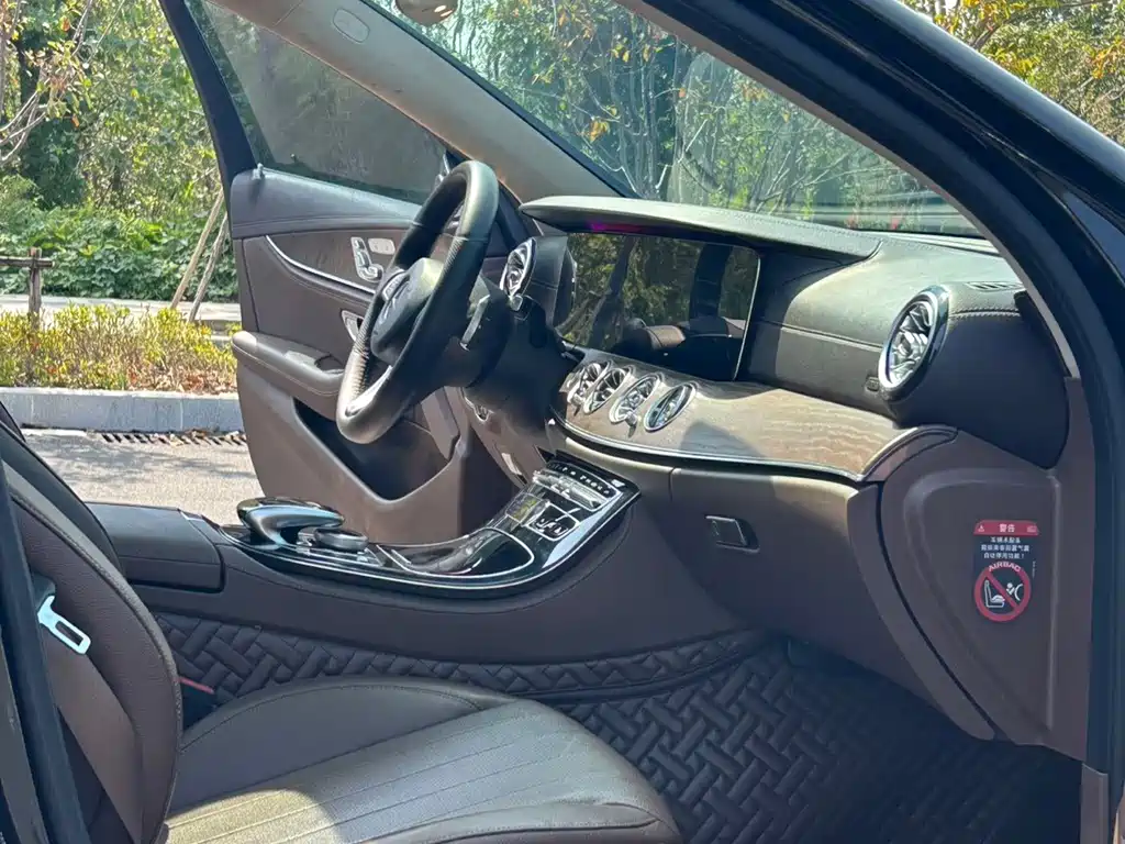 Mercedes-Benz E-Class 2016 E 300 L Fashion Model купить на сайте DeffCars