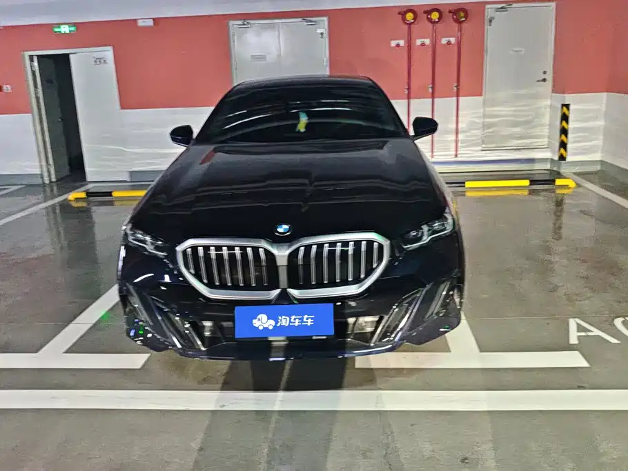 BMW 5 Series 2025 525Li M Sports Package купить на сайте DeffCars
