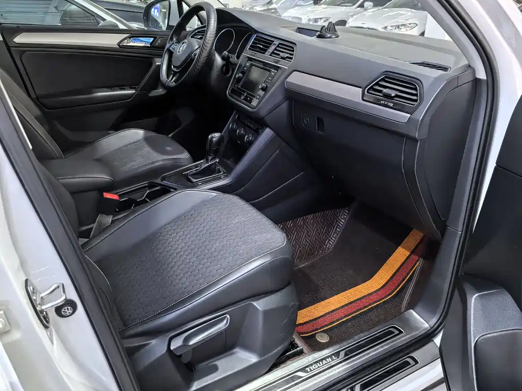 Tiguan L 2020 330TSI automatic two-wheel drive fashion version National VI купить на сайте DeffCars