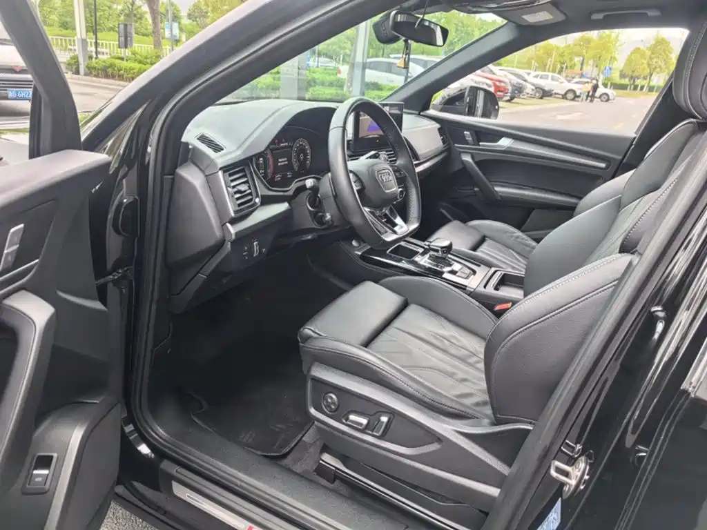 Audi Q5L 2022 40T fashionable and dynamic model купить на сайте DeffCars
