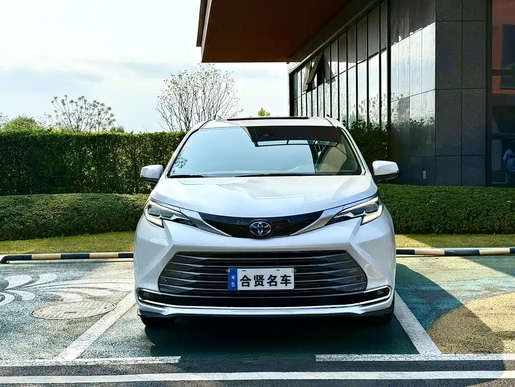 SIENNA 2021 2.5L Hybrid Premium Edition купить на сайте DeffCars