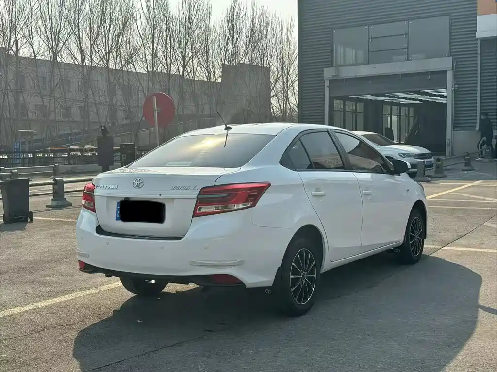 YARiS L 2021 1.5L CVT leading version купить на сайте DeffCars