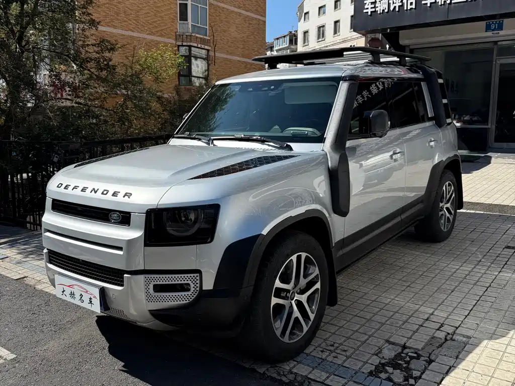 Land Rover Defender 2020 110 P400 first matte silver special package version купить на сайте DeffCars