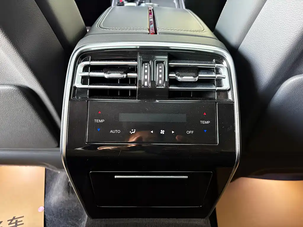 Hongqi H9 2020 2.0T Zhilian Flagship Edition купить на сайте DeffCars