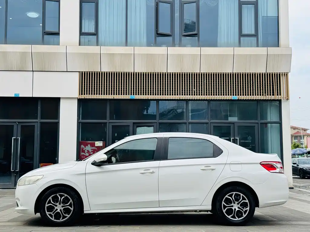 Peugeot 301 2016 1.6L automatic comfort version купить на сайте DeffCars