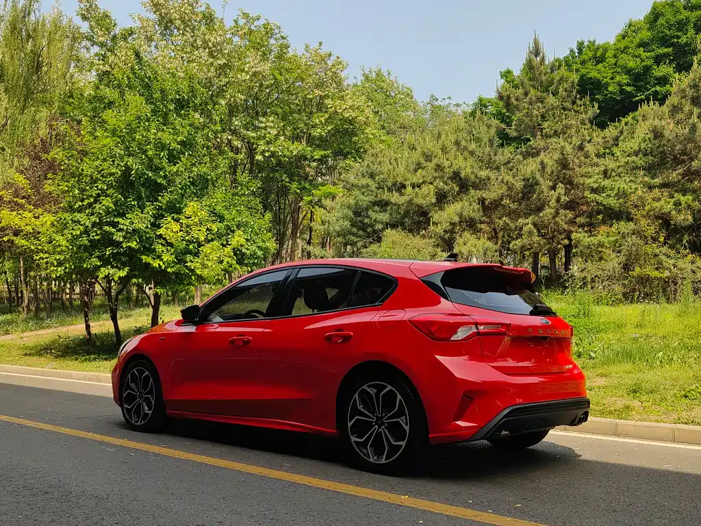 Focus 2020 Hatchback EcoBoost 180 Automatic ST Line купить на сайте DeffCars