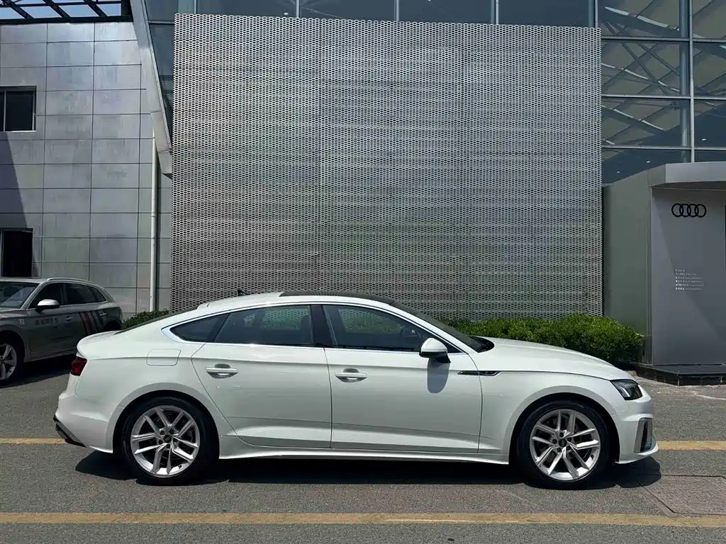 Audi A5 imported 2024 Sportback 40 TFSI fashionable and dynamic купить на сайте DeffCars