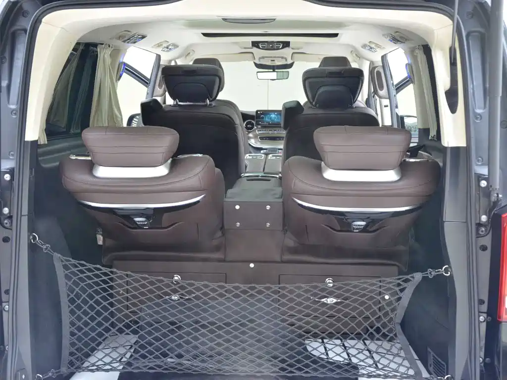 Mercedes-Benz V-Class 2022 V 260 L Long Wheelbase Luxury Edition купить на сайте DeffCars