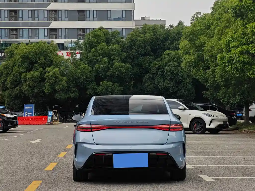 Seal 2022 700km long range rear-wheel drive version купить на сайте DeffCars
