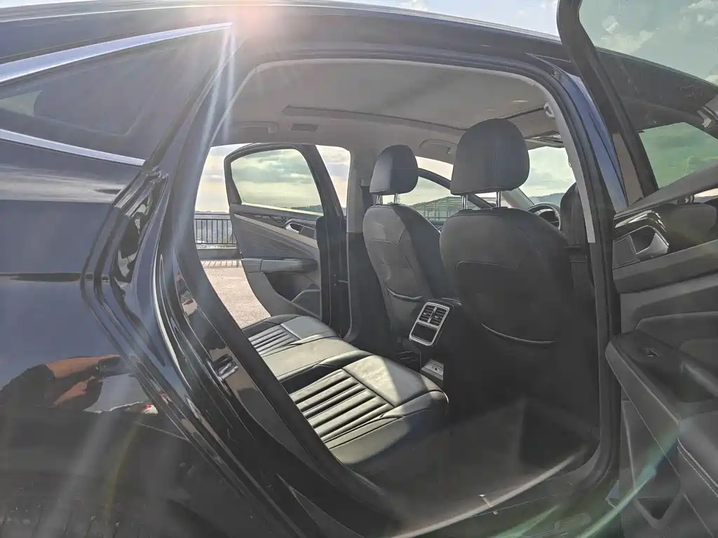Passat 2022 330TSI Starry Sky Elite Edition купить на сайте DeffCars