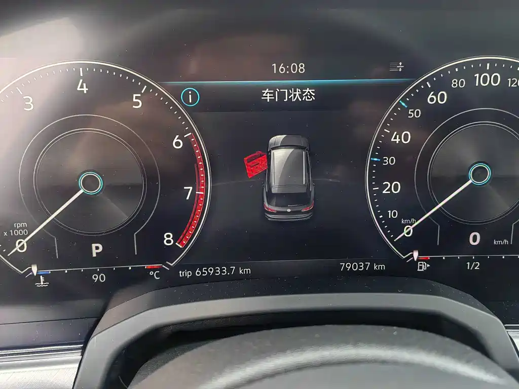 Touareg 2019 2.0TSI Sharp Wing Edition National VI купить на сайте DeffCars