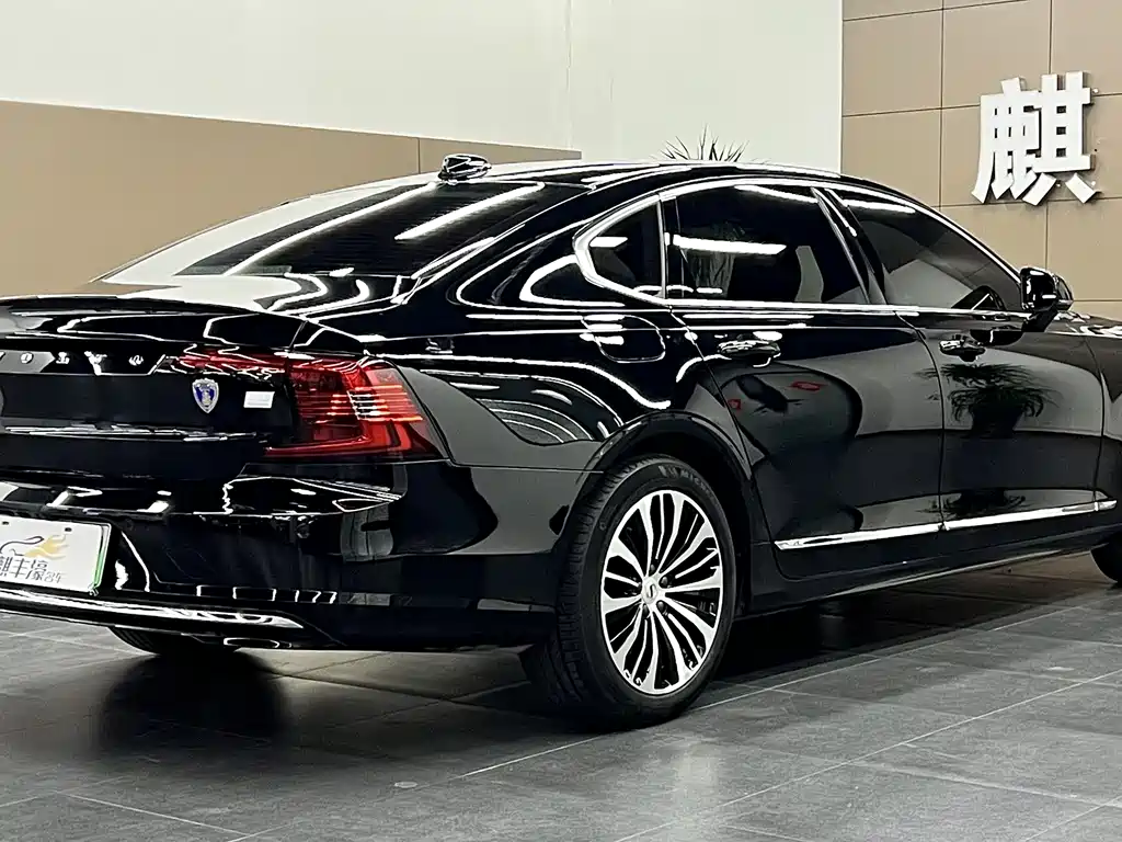 Volvo S90 plug-in hybrid 2024 plug-in hybrid four-wheel drive long range Zhiyi luxury version купить на сайте DeffCars