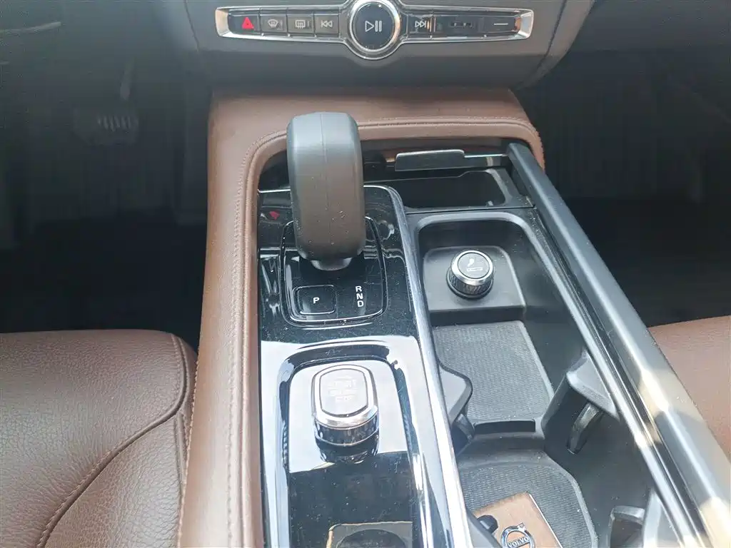 Volvo S90 2023 B5 Zhiyi Luxury Edition купить на сайте DeffCars