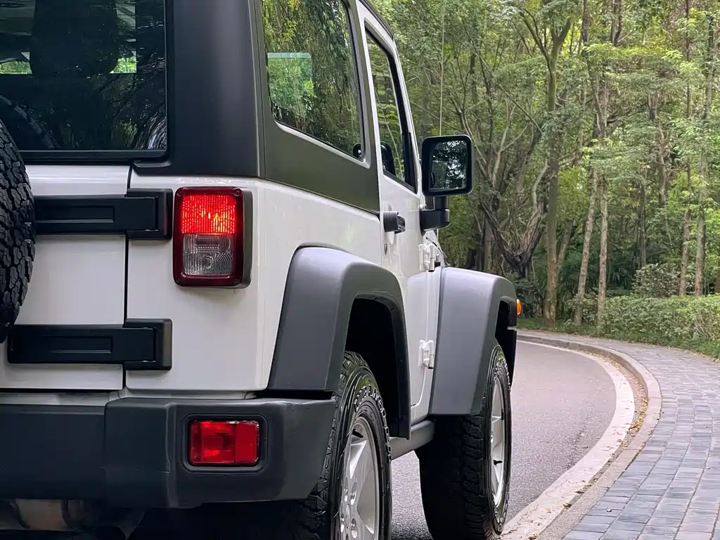 Wrangler 2011 3.8L Rubicon two-door version купить на сайте DeffCars