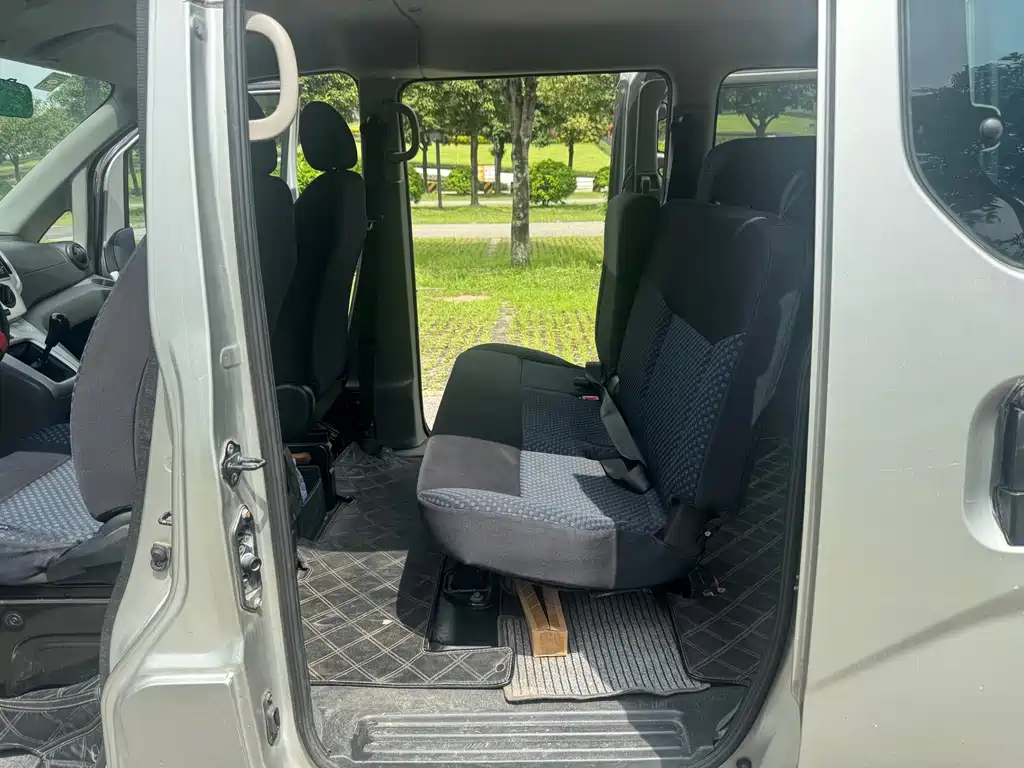 Nissan NV200 2011 model 1.6L 232 seats elegant type купить на сайте DeffCars