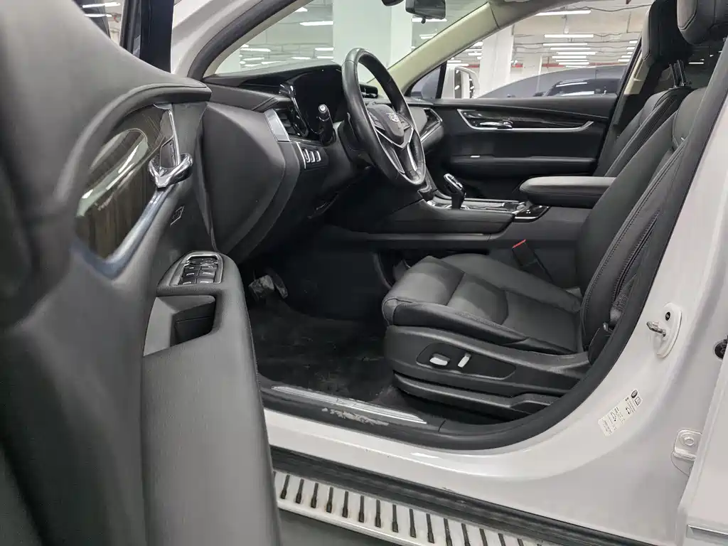 Cadillac XT5 2016 25T luxury model купить на сайте DeffCars