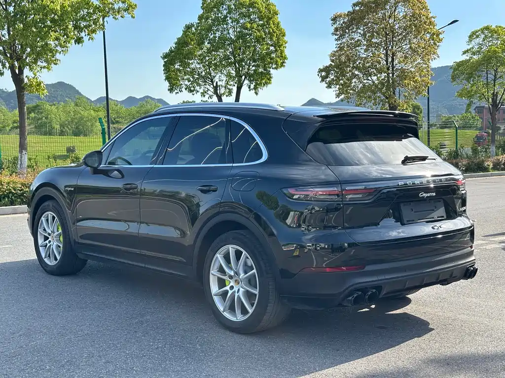 Cayenne New Energy 2019 Cayenne E-Hybrid 2.0T купить на сайте DeffCars